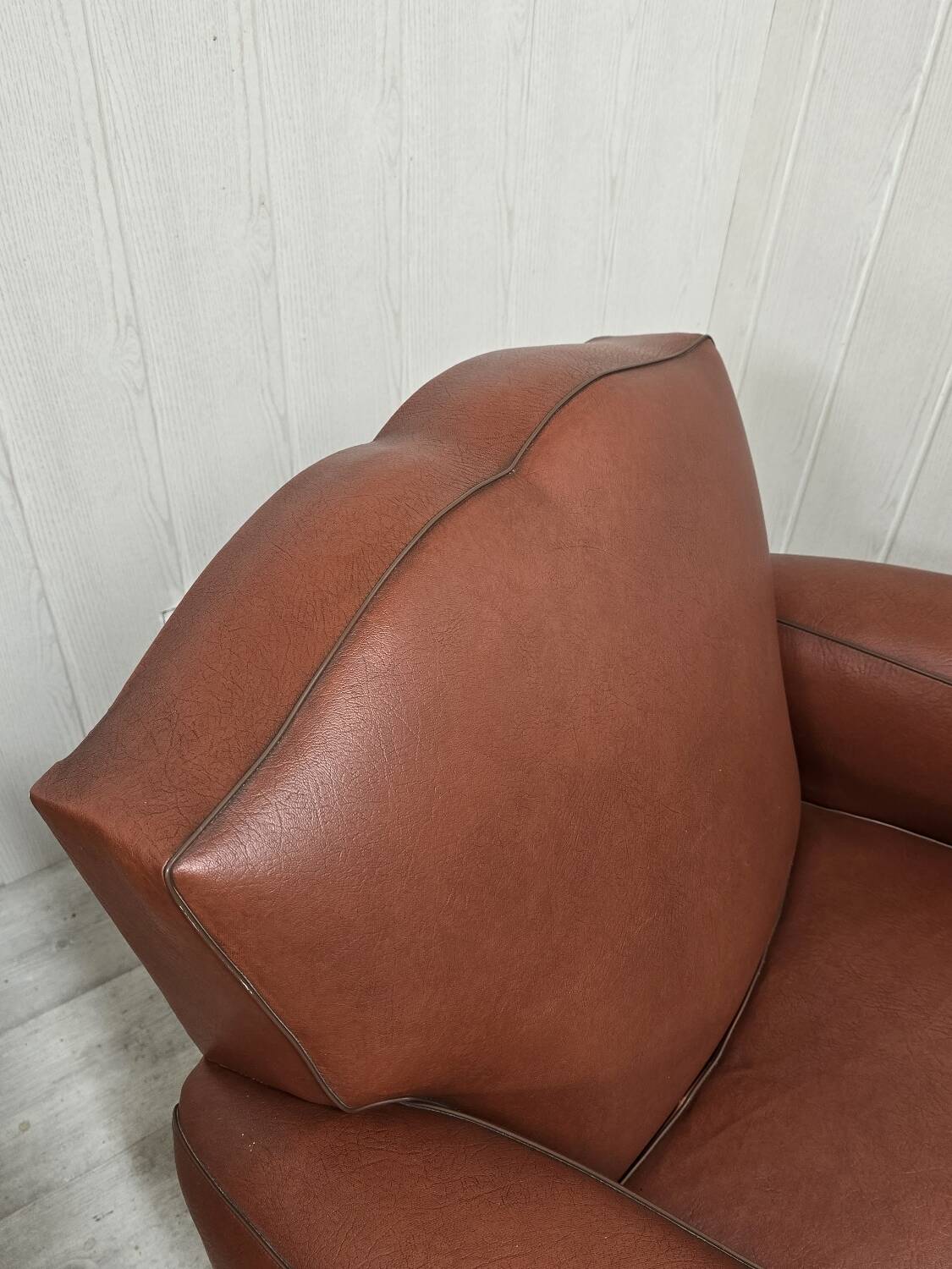 Ergy club chair