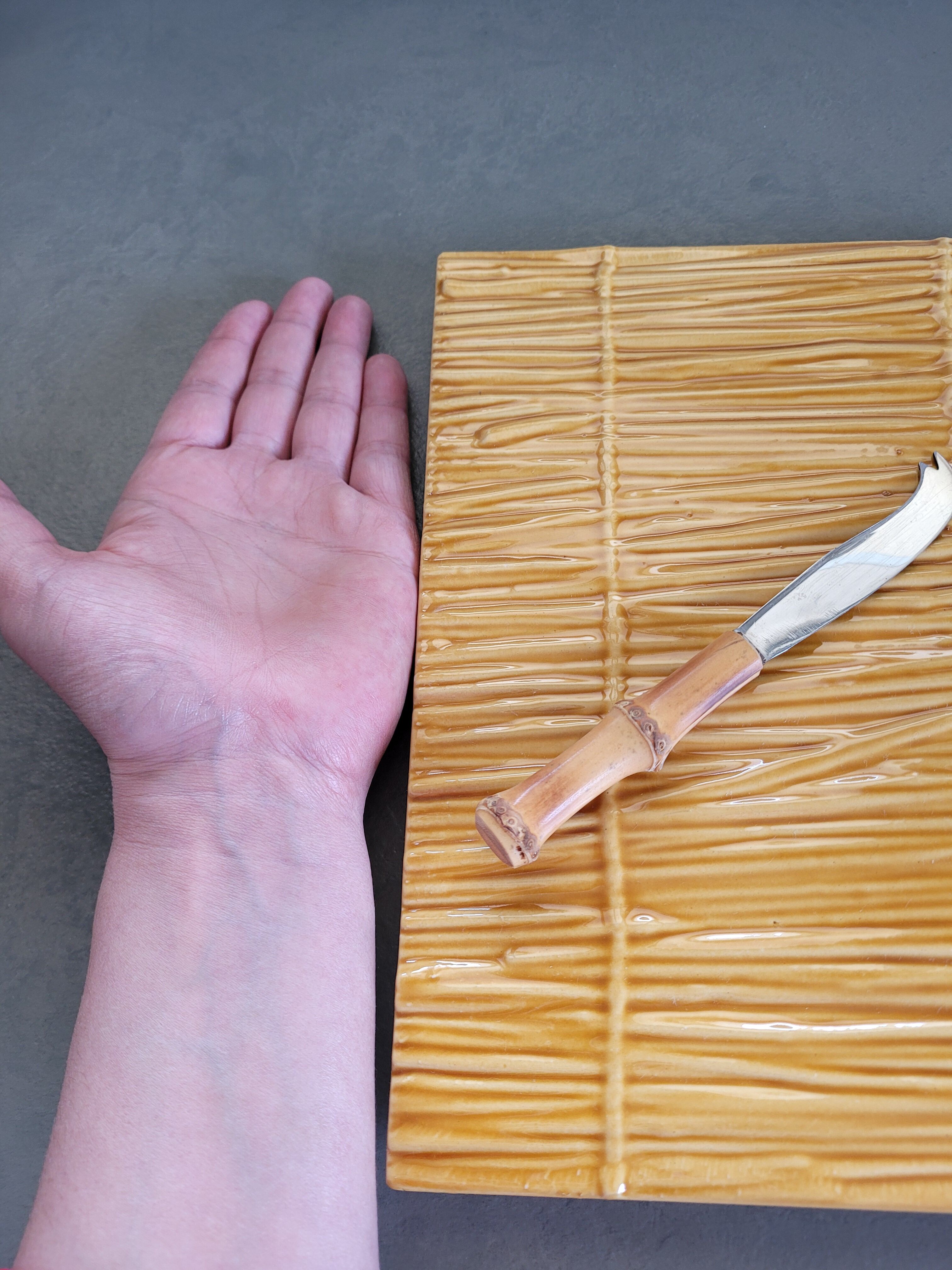 Cheese platter and its knife 1960