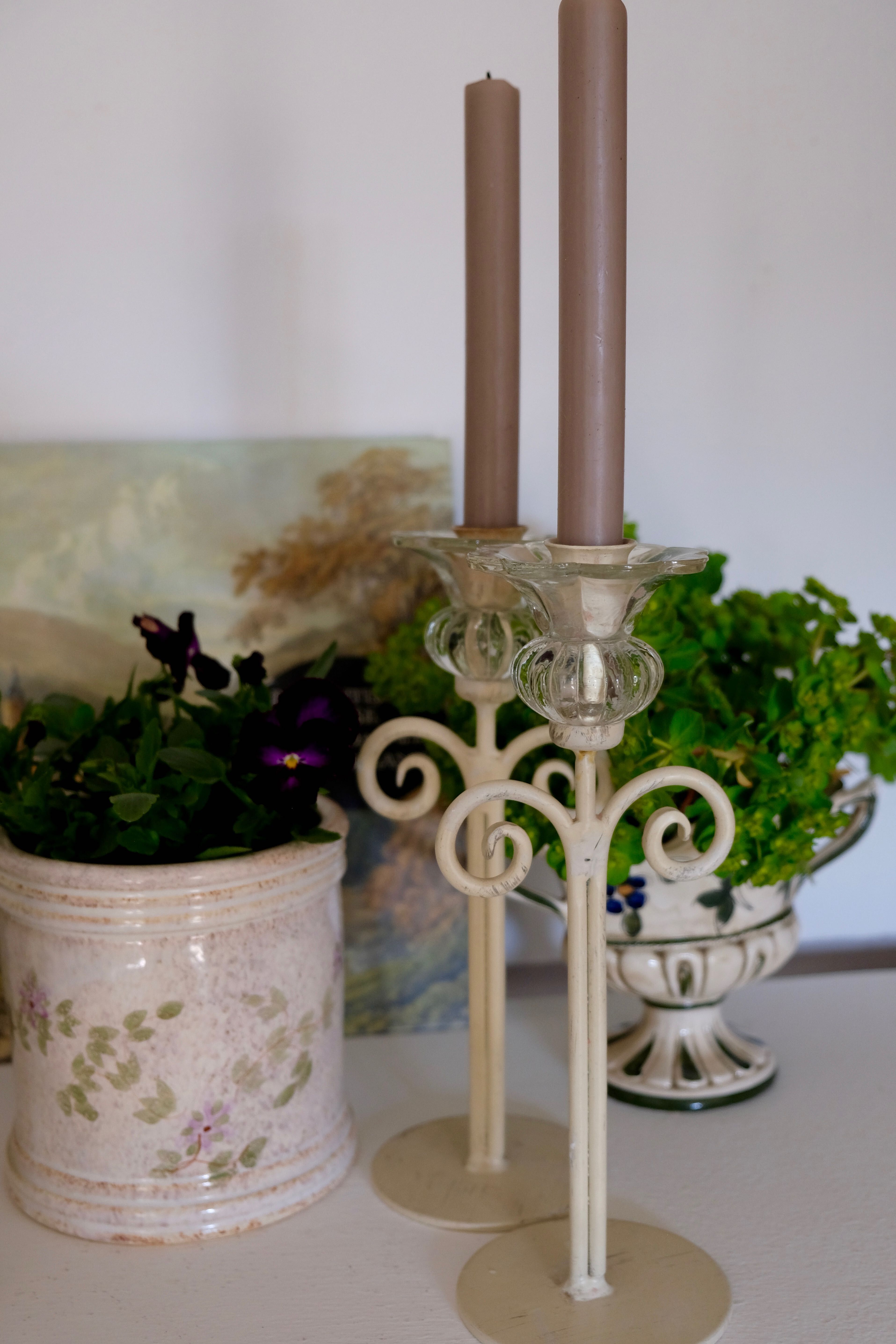 Set of 2 candle holders flower painted metal and glass