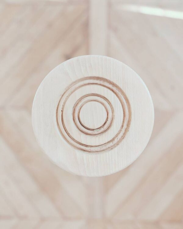 Grand tripode/ table de chevet/ tabouret vintage rénové, années 70