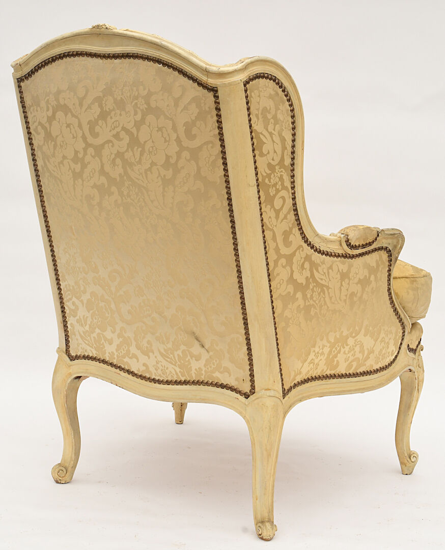 Eared shepherdess chair