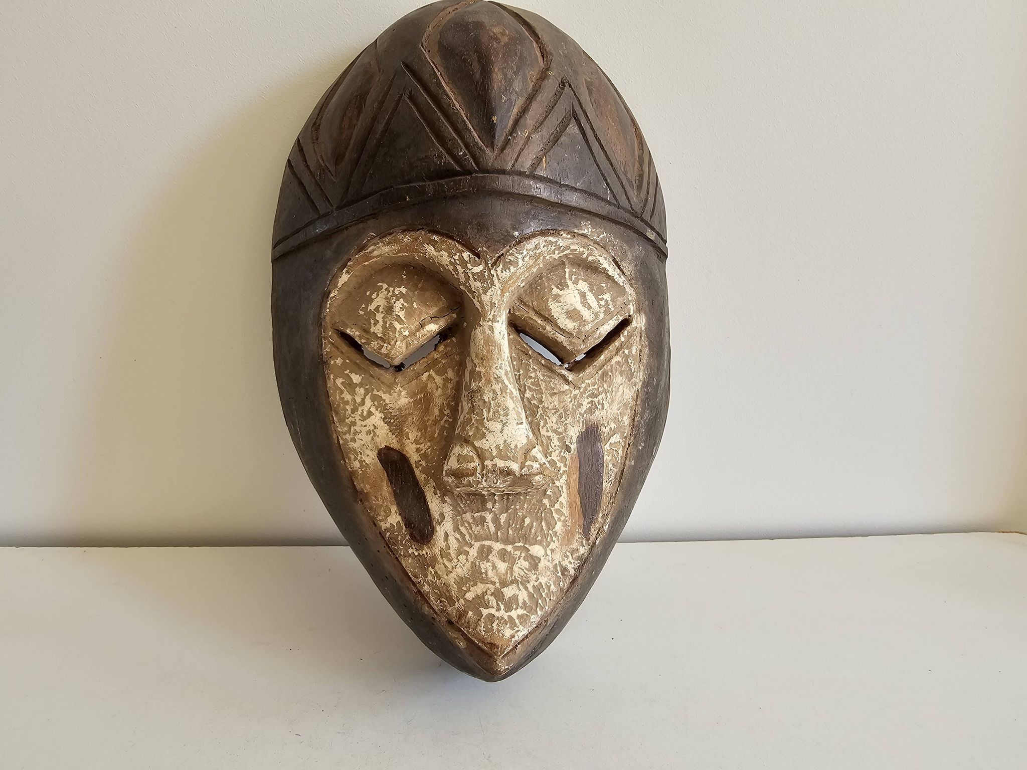Ancient African mask (Tribe to be identified) Kwele Punu African tribal art