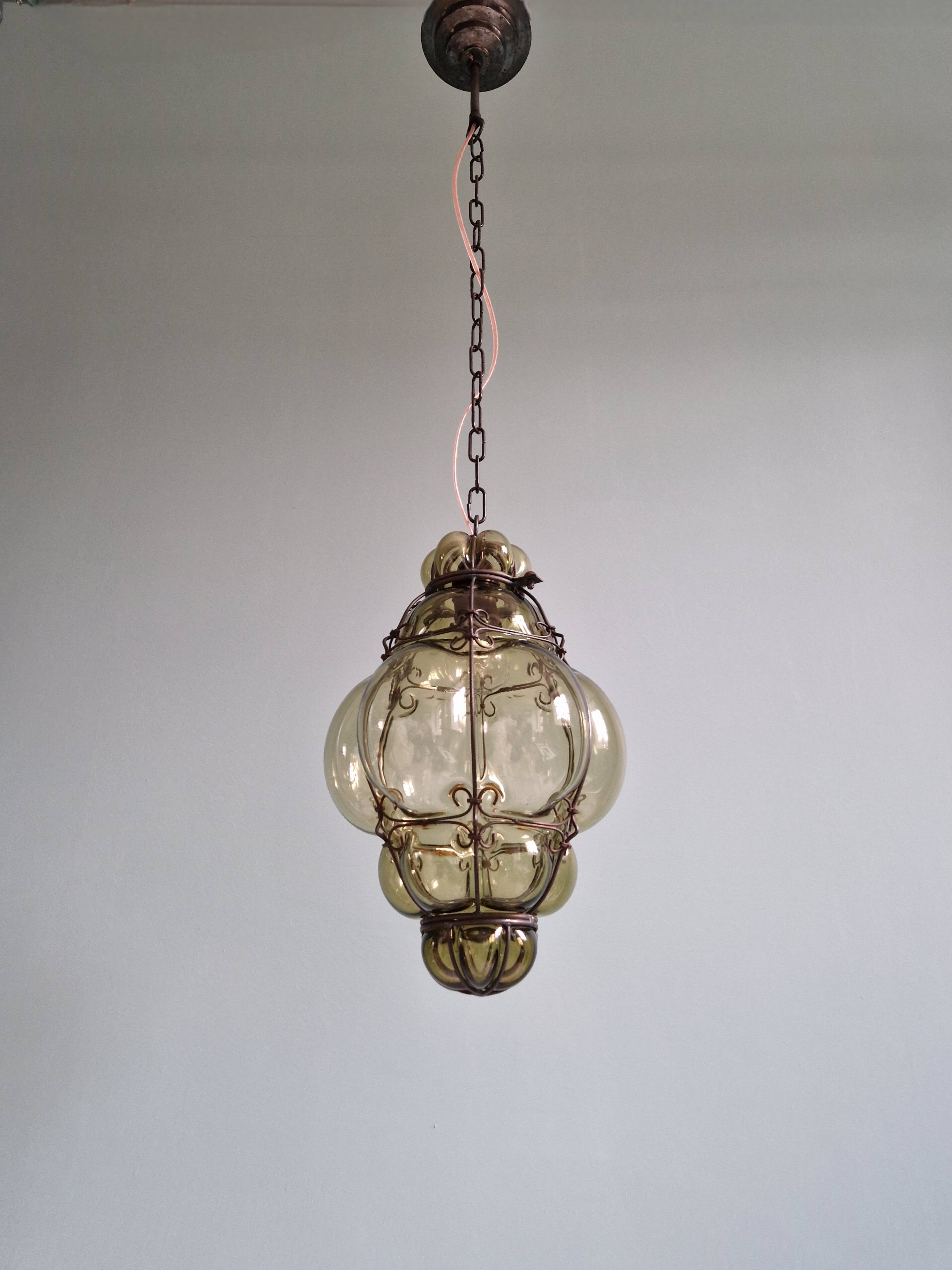 Venetian pendant light in blown glass and wrought metal, mid-20th century
