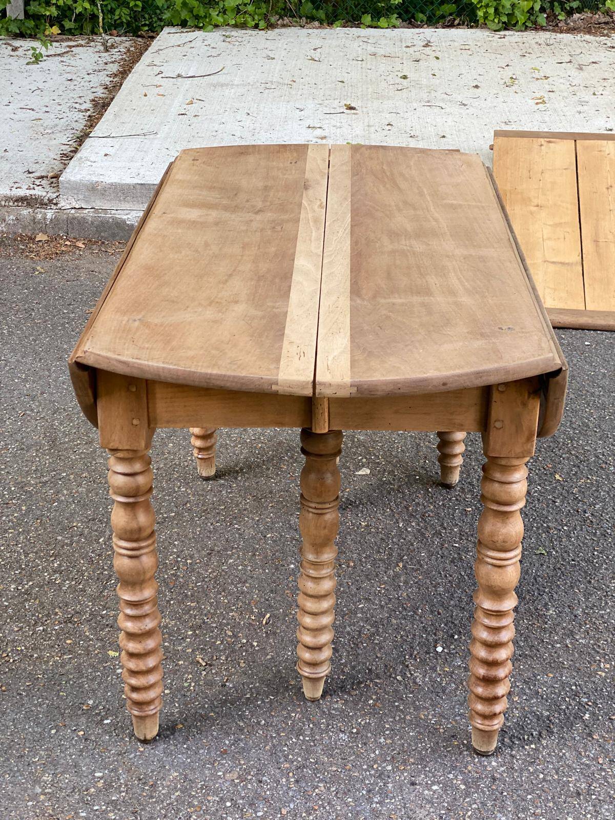 Louis Philippe XVIII century extendable round dining table, renovated, 200cm