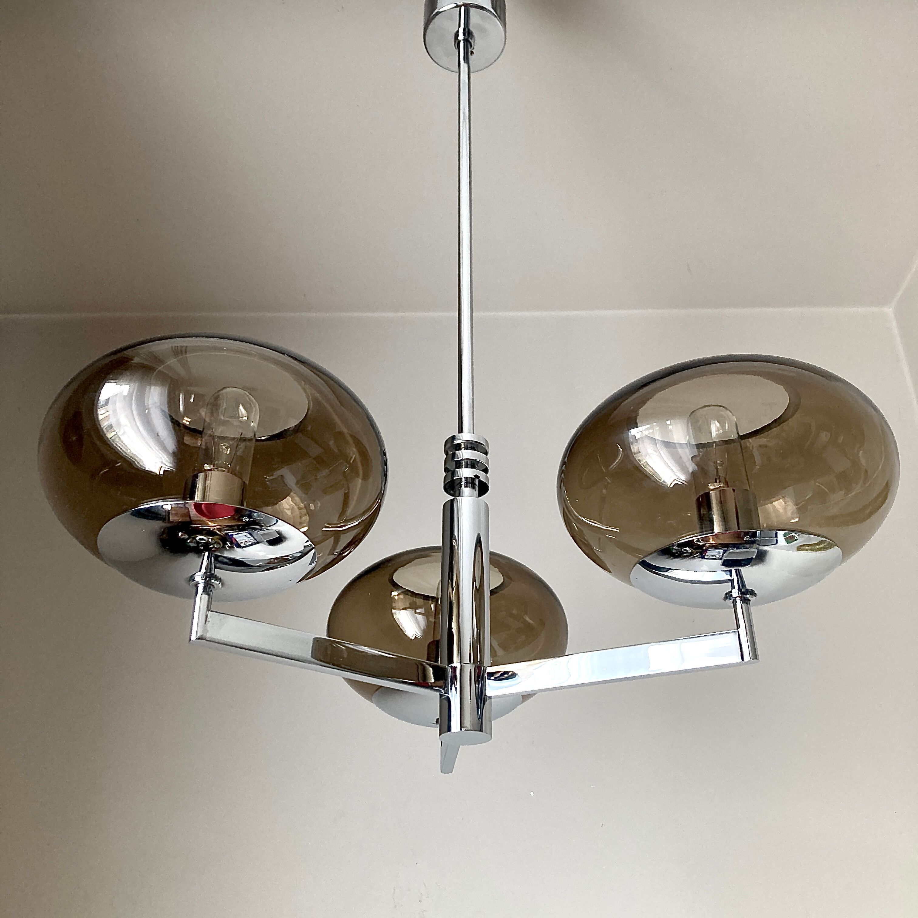 Chandelier Sciolari chrome and smoked glasses 3 lights. 1970