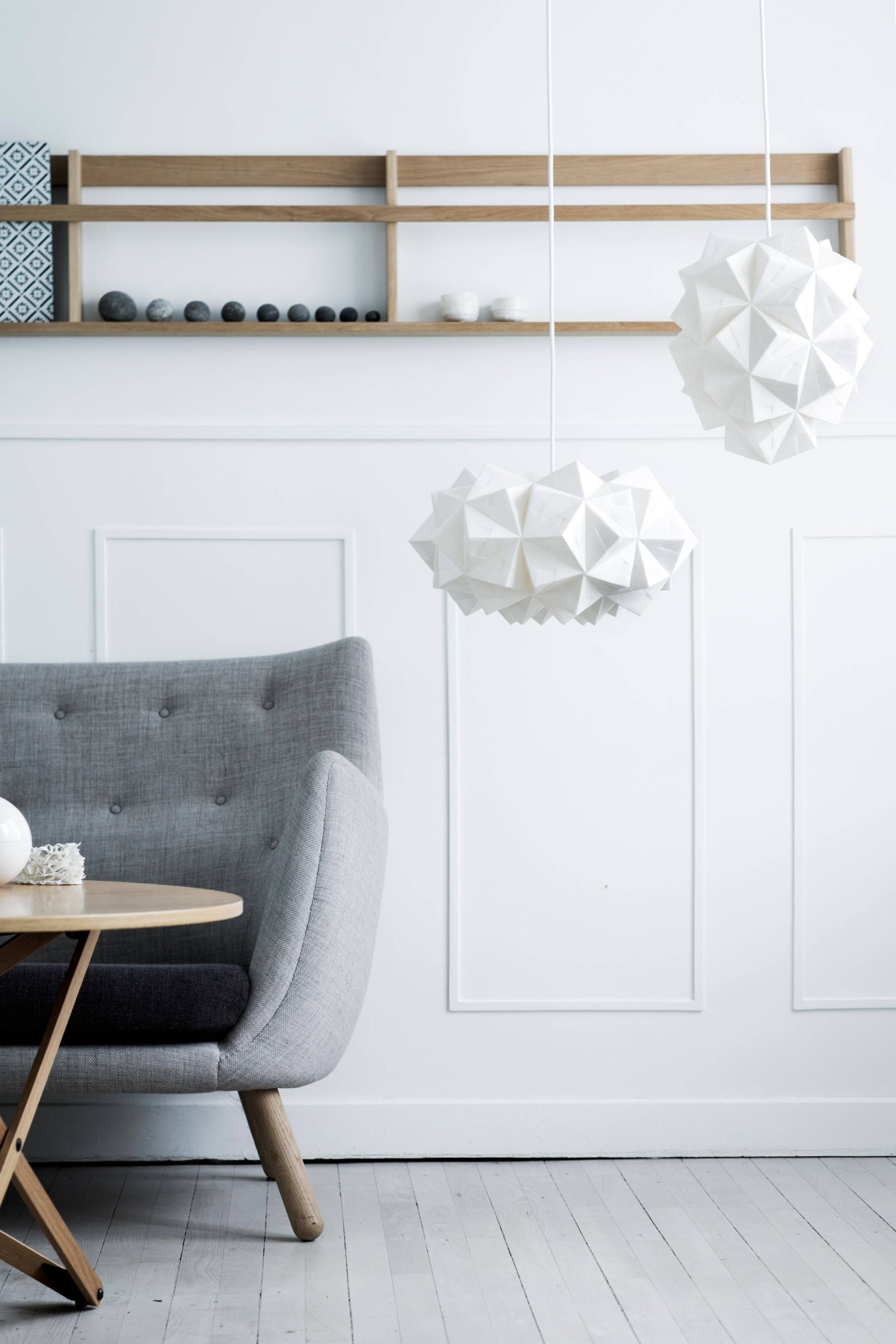 Japanese Style Hand-folded White Paper Pendant Lighting "Siphonia"