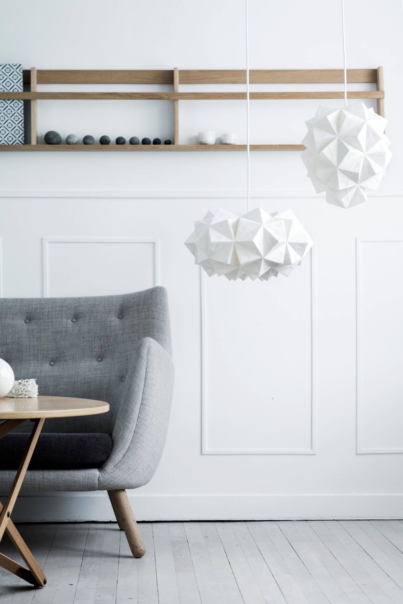 Japanese Style Hand-folded White Paper Pendant Lighting "Siphonia"