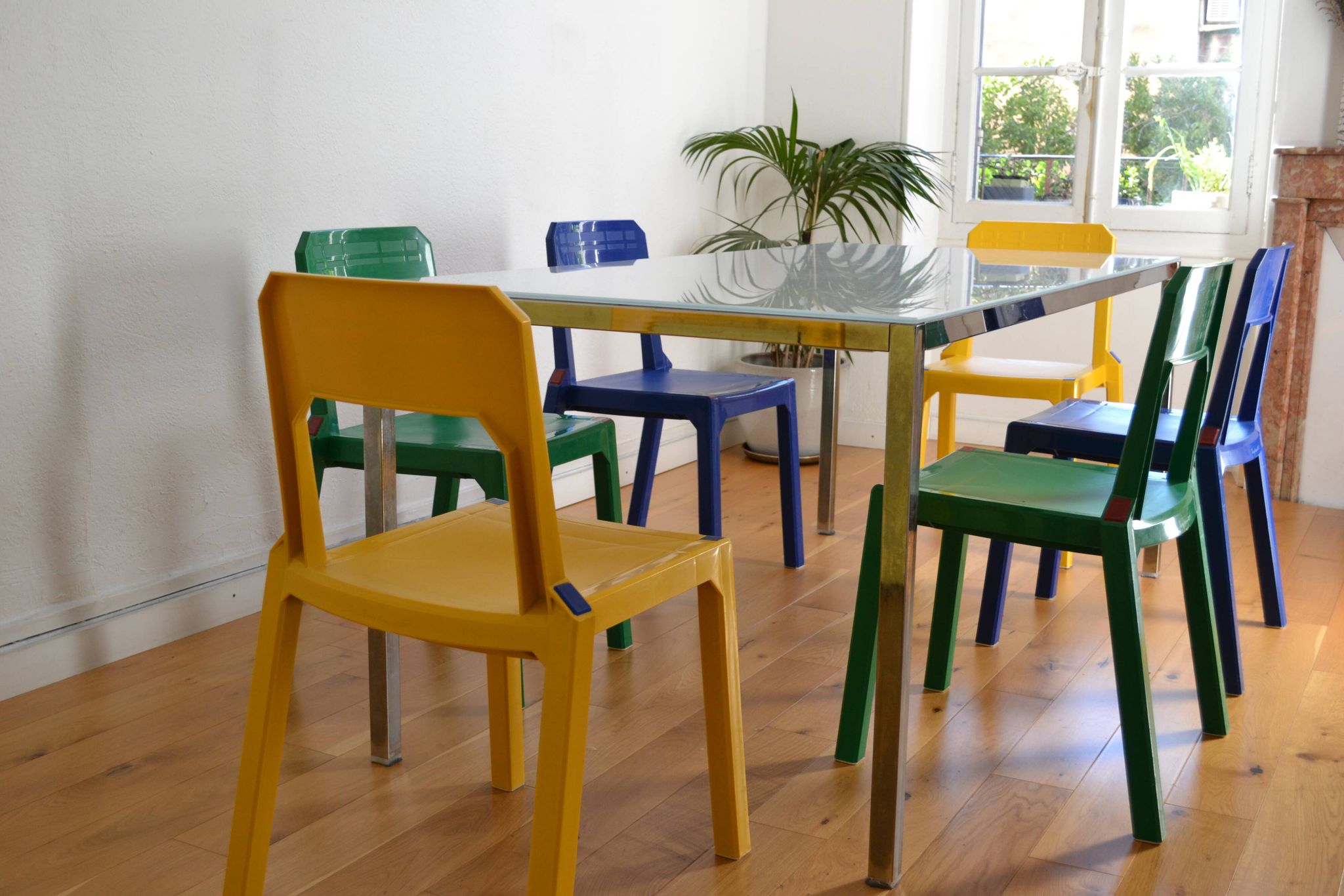 Set of 6 Altaïr chairs at Stamp by Henry Massonnet 80s era Menphis Postmodernism
