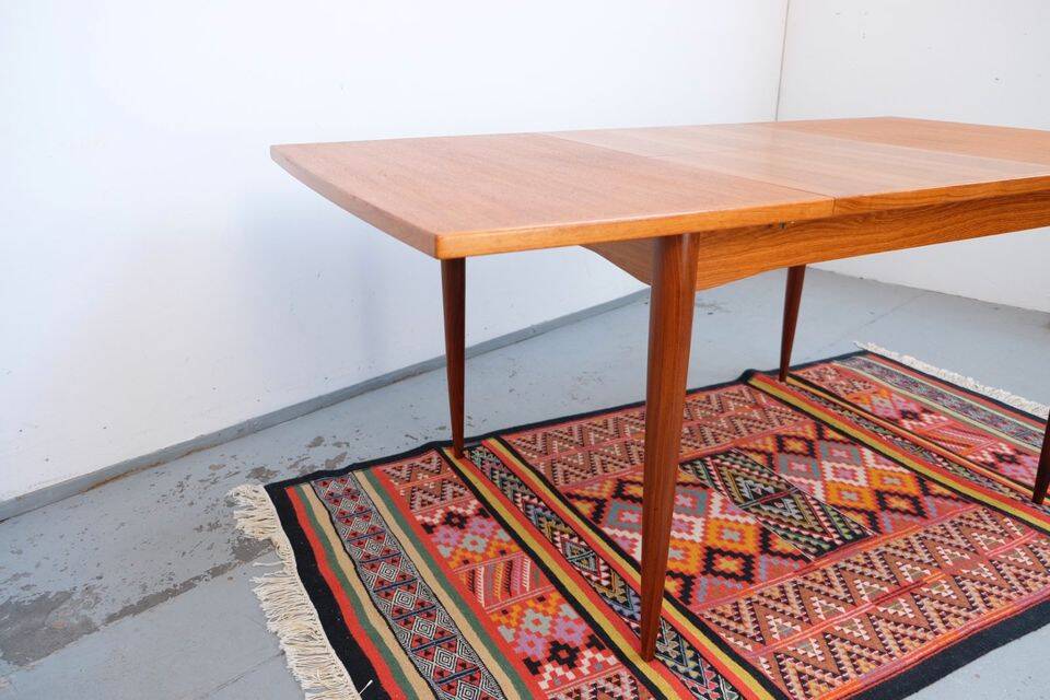 Vintage dining table from the 60s/70s, in teak, retro/vintage style, made of teak.