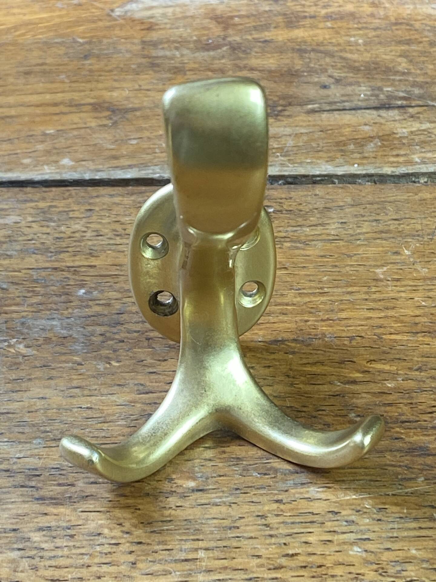 Patères en aluminium de couleur dorée
