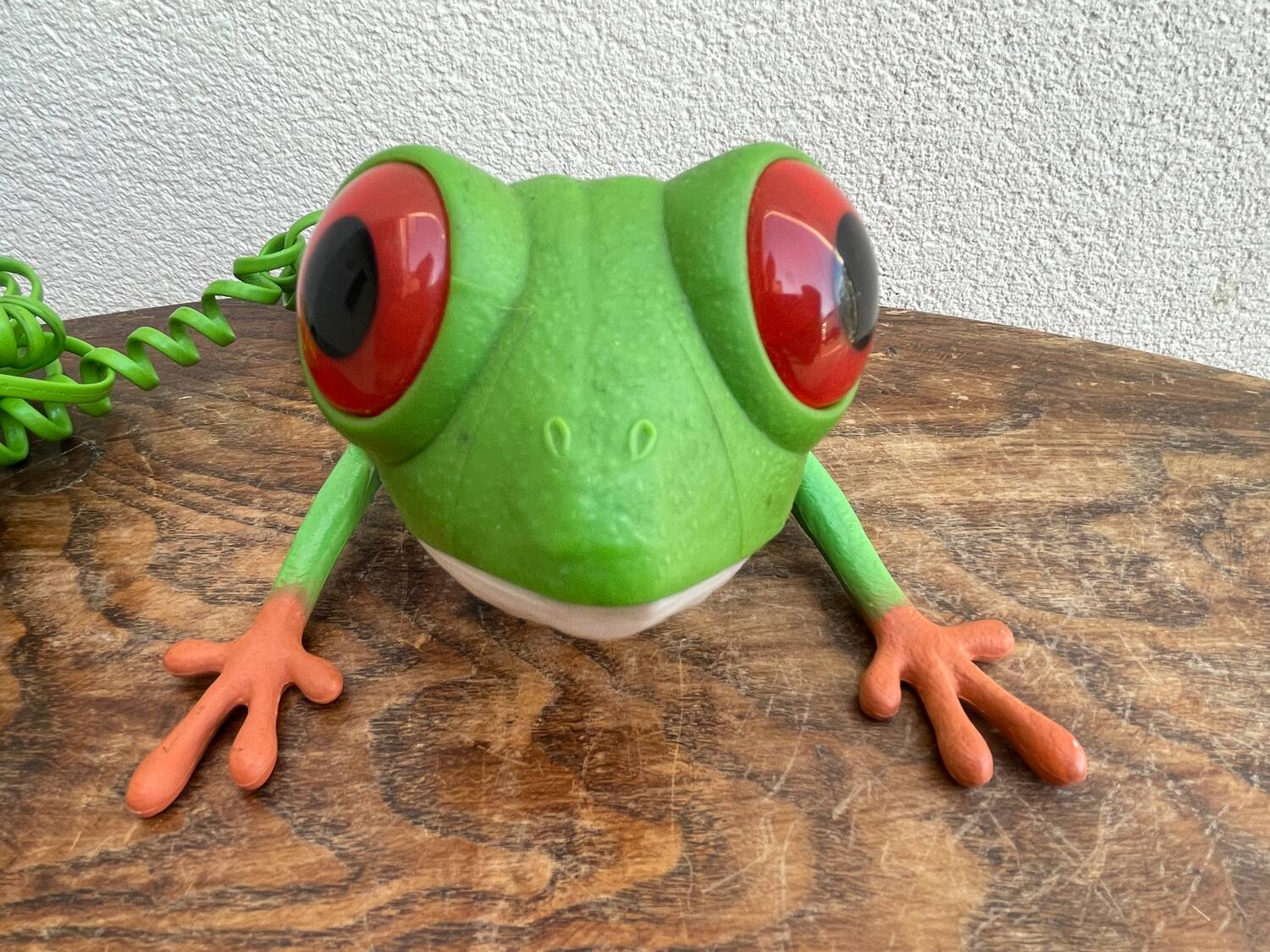Vintage frog telephone