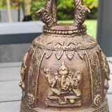 Cloche de temple antique/décor lord ganesh feng-shui. en bronze patiné brune