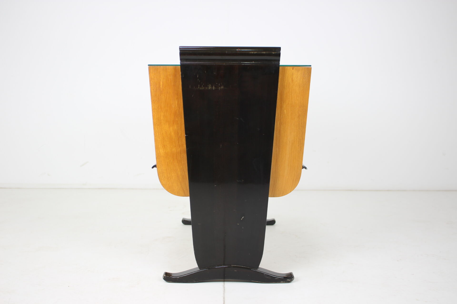 Art deco bar designed by Jindřich Halabala, 1930