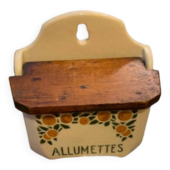 Matchbox with wooden lid