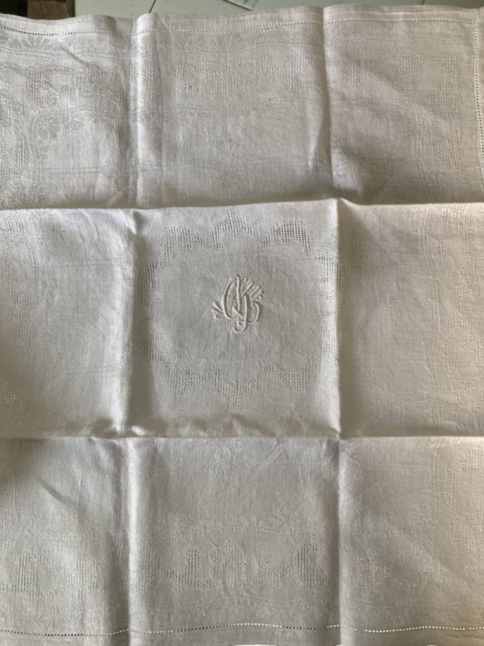 Serviettes monogramme lin damassé bordure ajouré linge ancien
