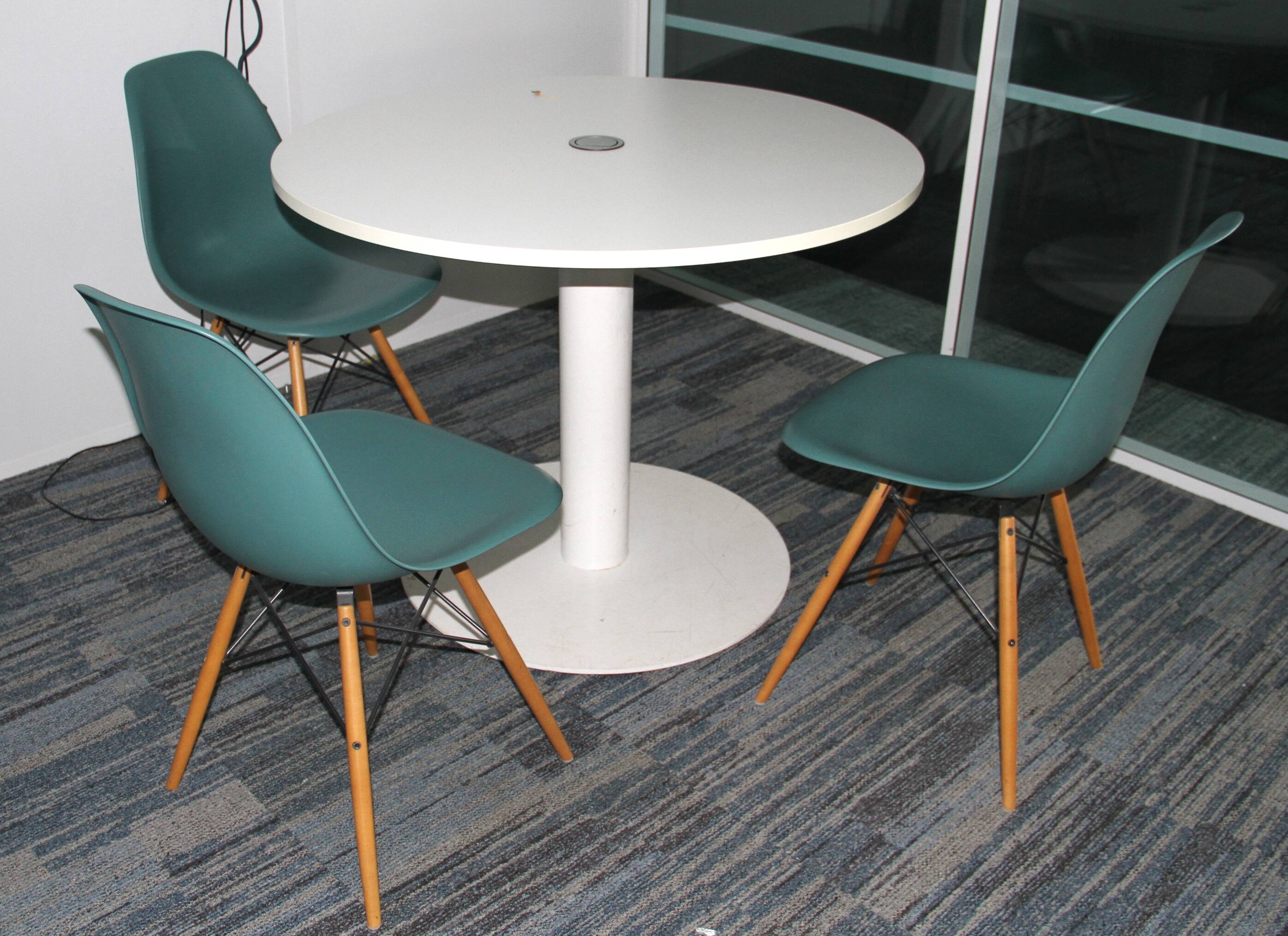 DSW chair, Charles & Ray Eames, Vitra