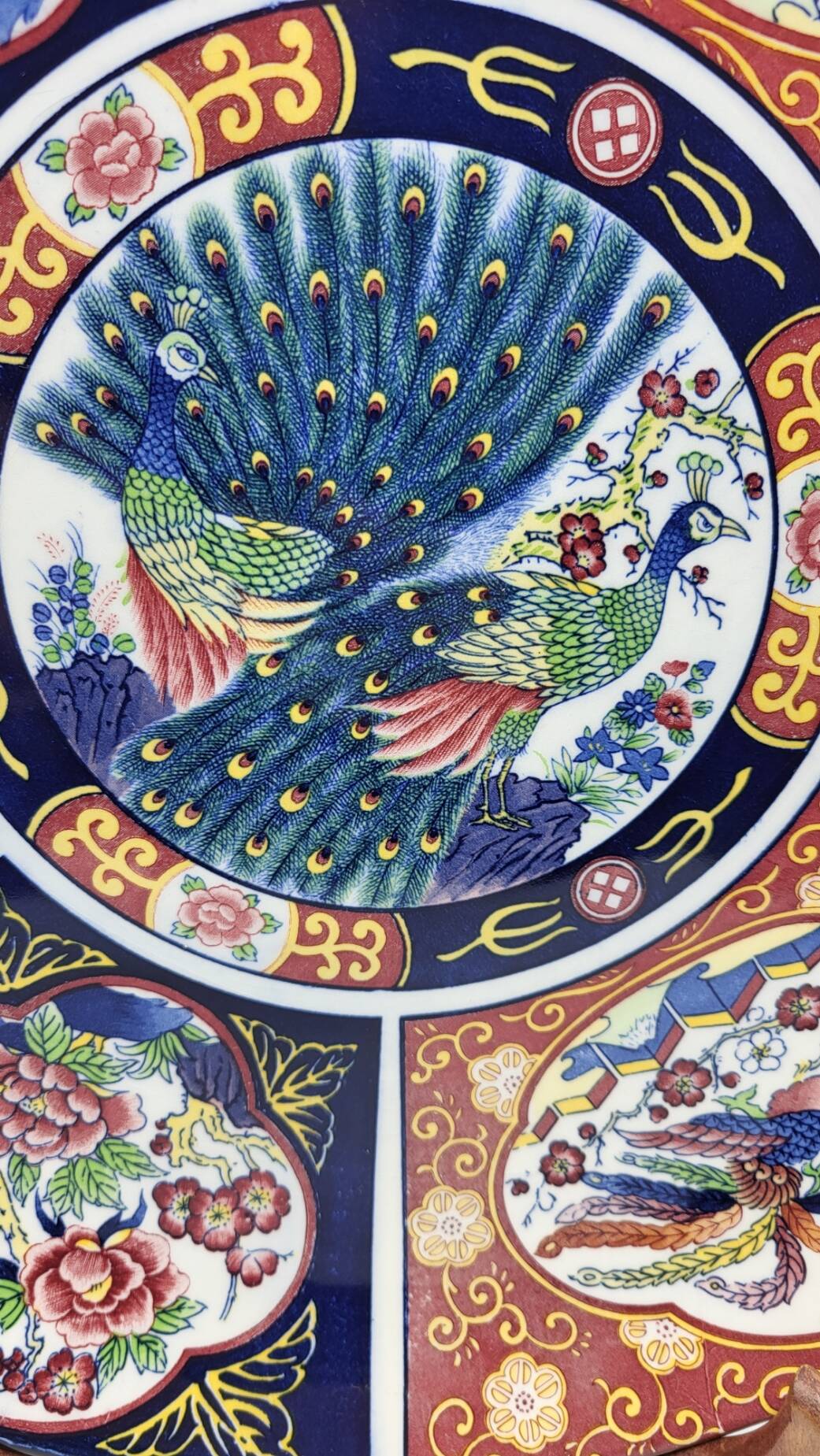 Large Chinese dish signed in Imari porcelain decorated with peacocks and flowers 1970 Vintage