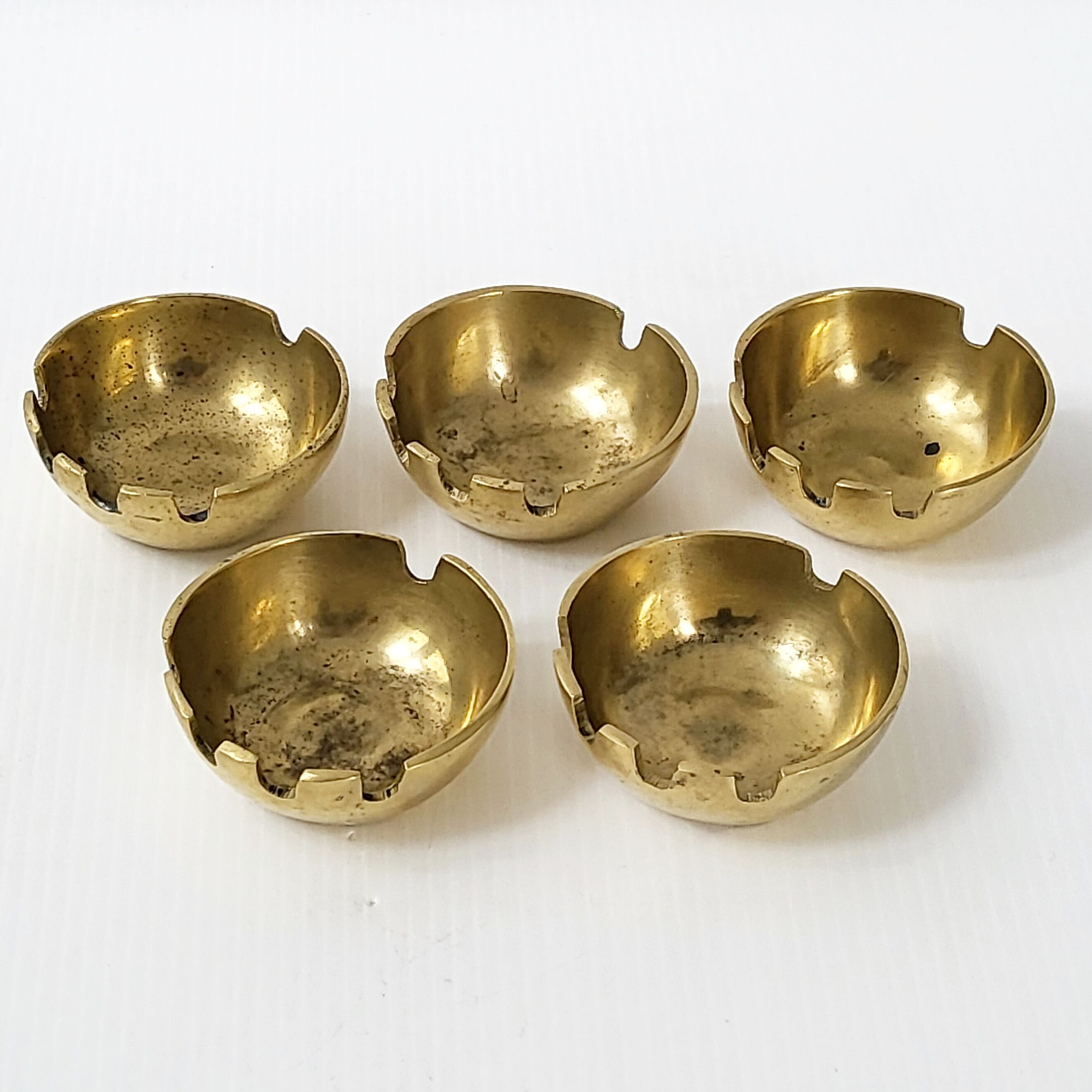 5 vintage ashtrays in gilded brass 1960