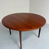 Table de repas a rallonge en teck design scandinave  Niels Otto Moller