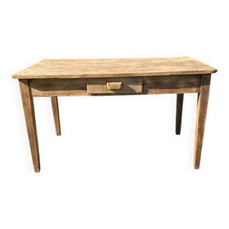 Farm table