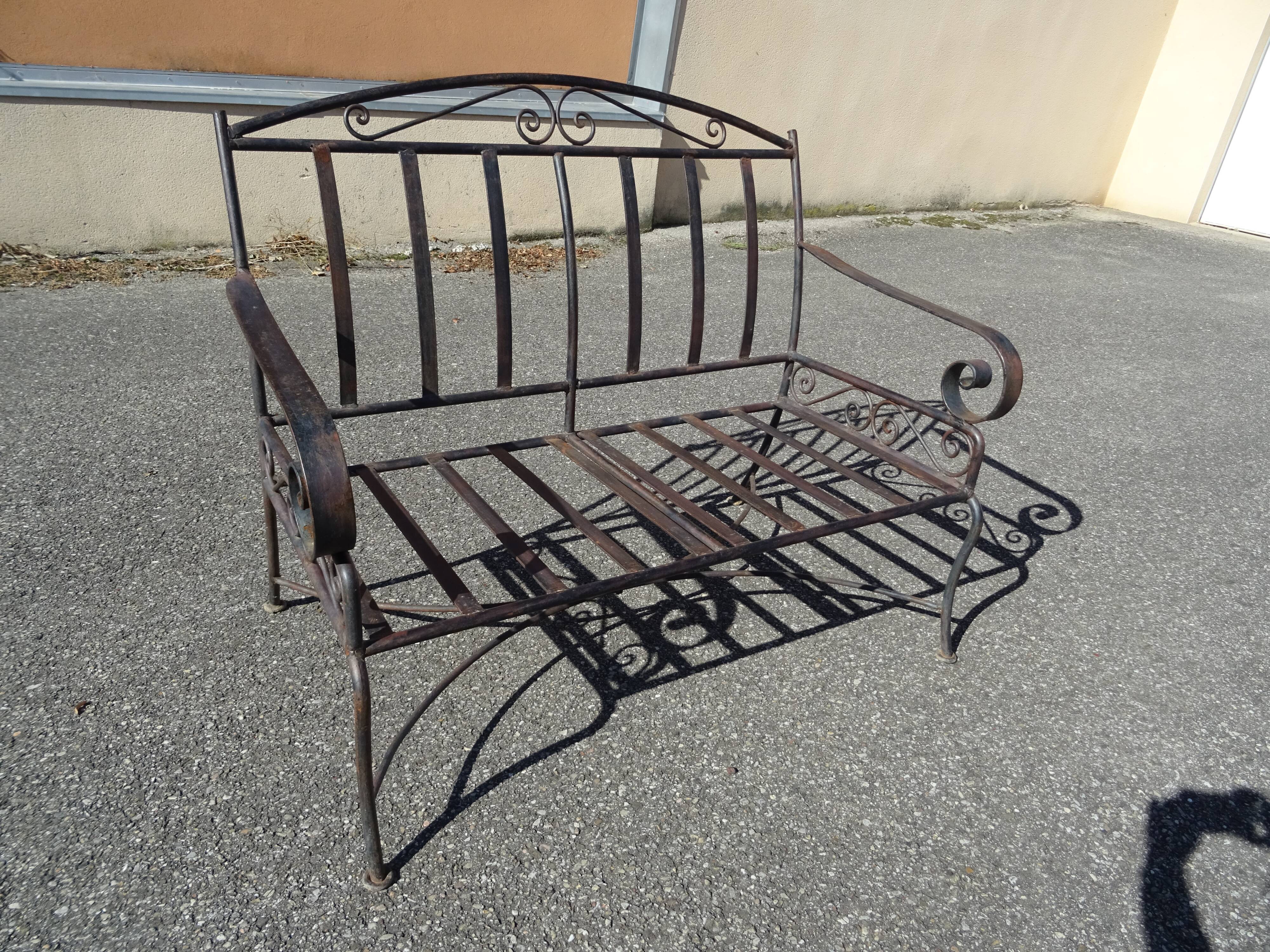 Banc de jardin en fer forgé