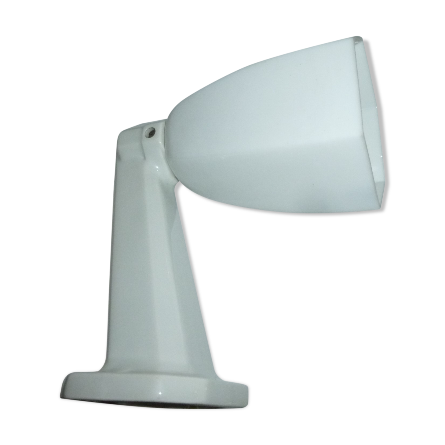 Old wall lamp for porcelain and opaline bathroom