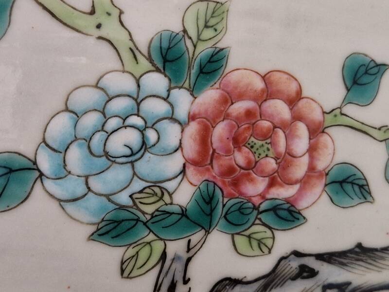 China - Circular fishbowl in Famille Rose enamel