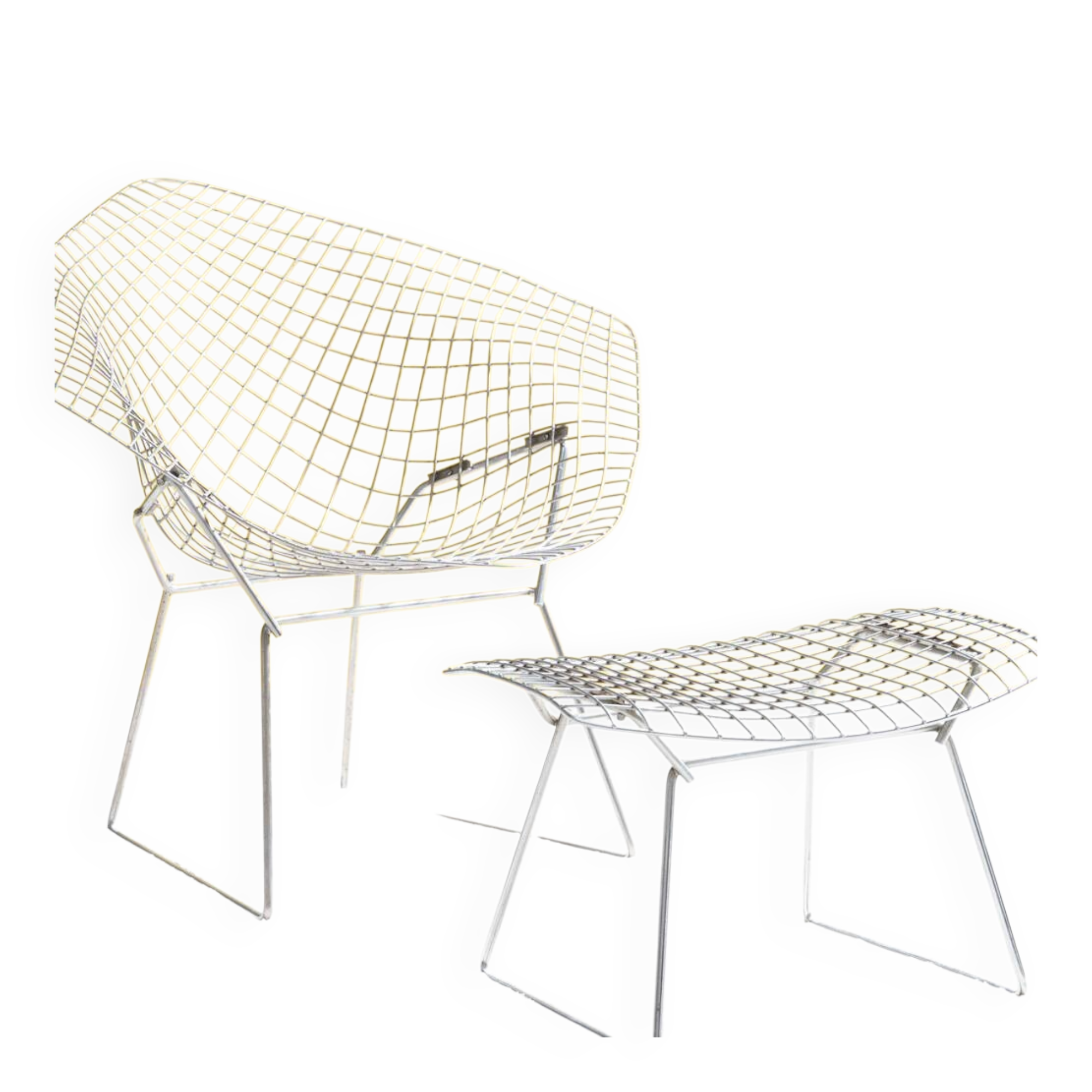 Vintage Diamond armchair with its ottoman.