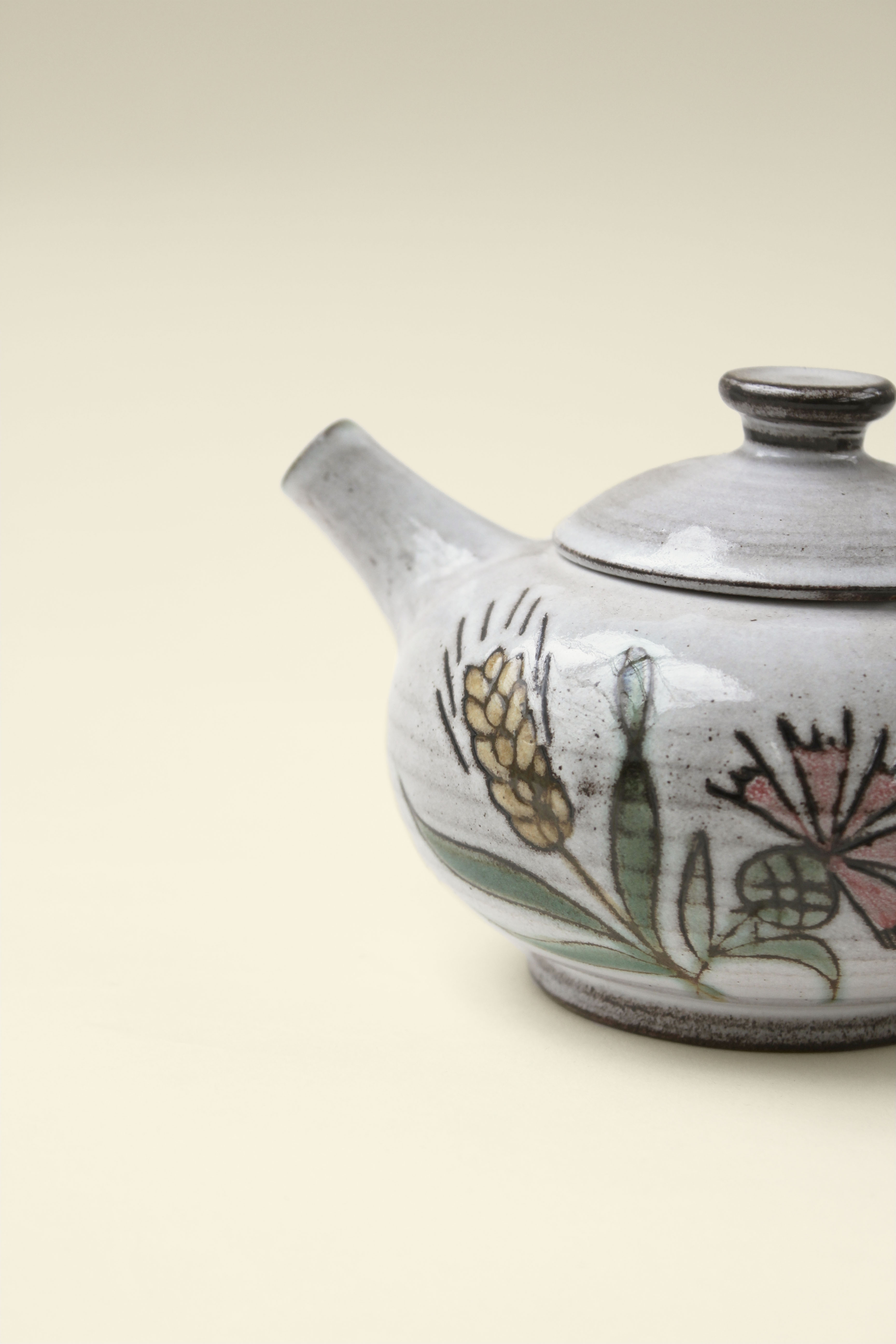 Teapot plant motif