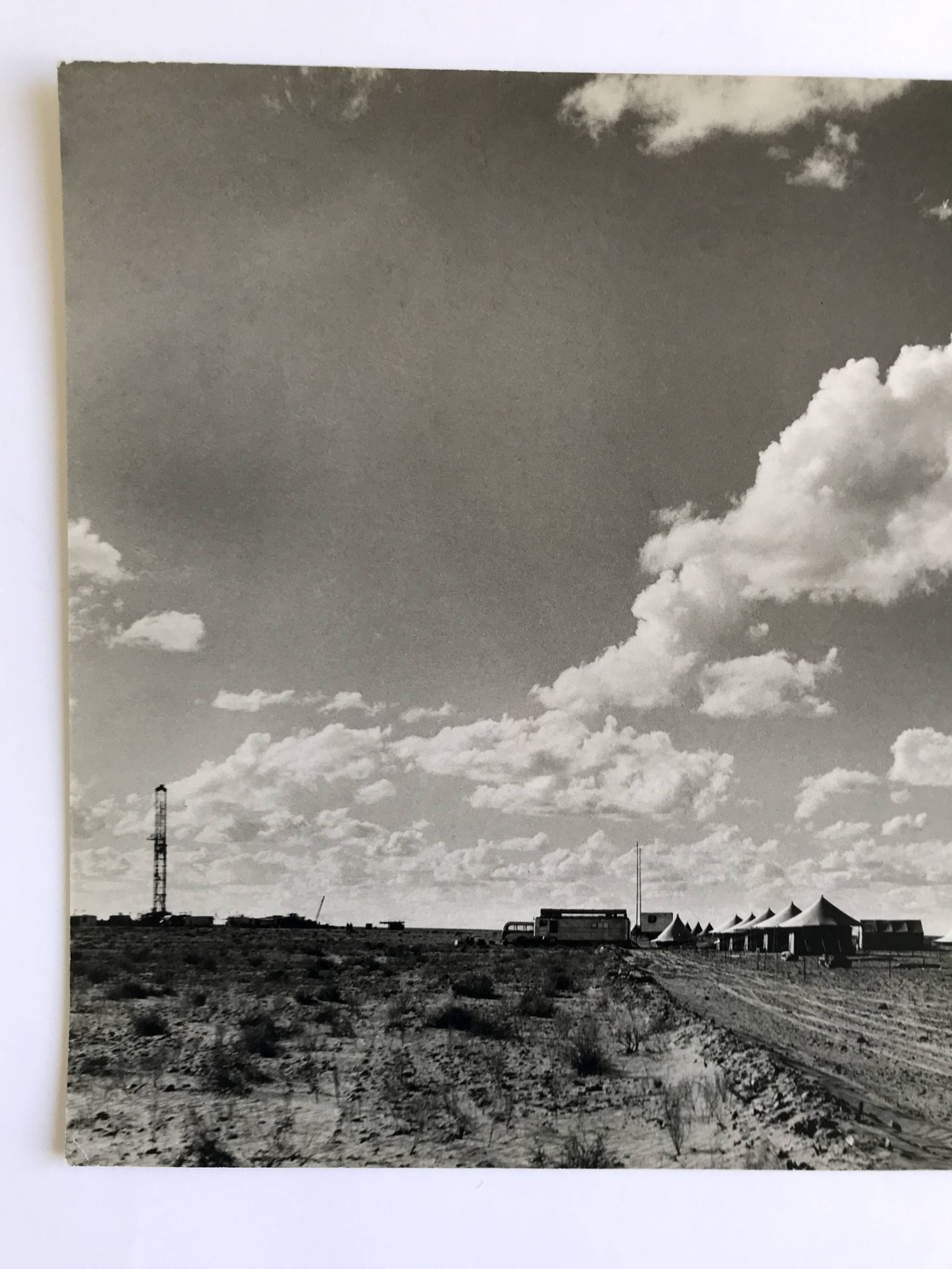F. Schneider, Camp de forage en Algérie, années 60.  Tirage argentique NB