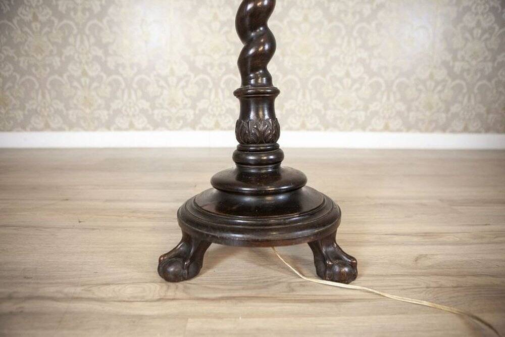 Early 20th-Century Chippendale Floor Lamp on Brown Wooden Base