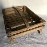 Wooden shelf with handle, garden basket