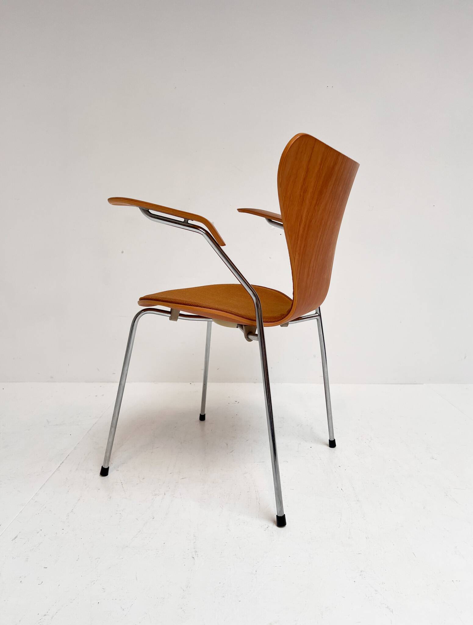 Wooden 3207 chair by Arne Jacobsen for Fritz Hansen, 1980s
