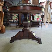 Round mahogany gueridon with a marble top – Empire Restoration period