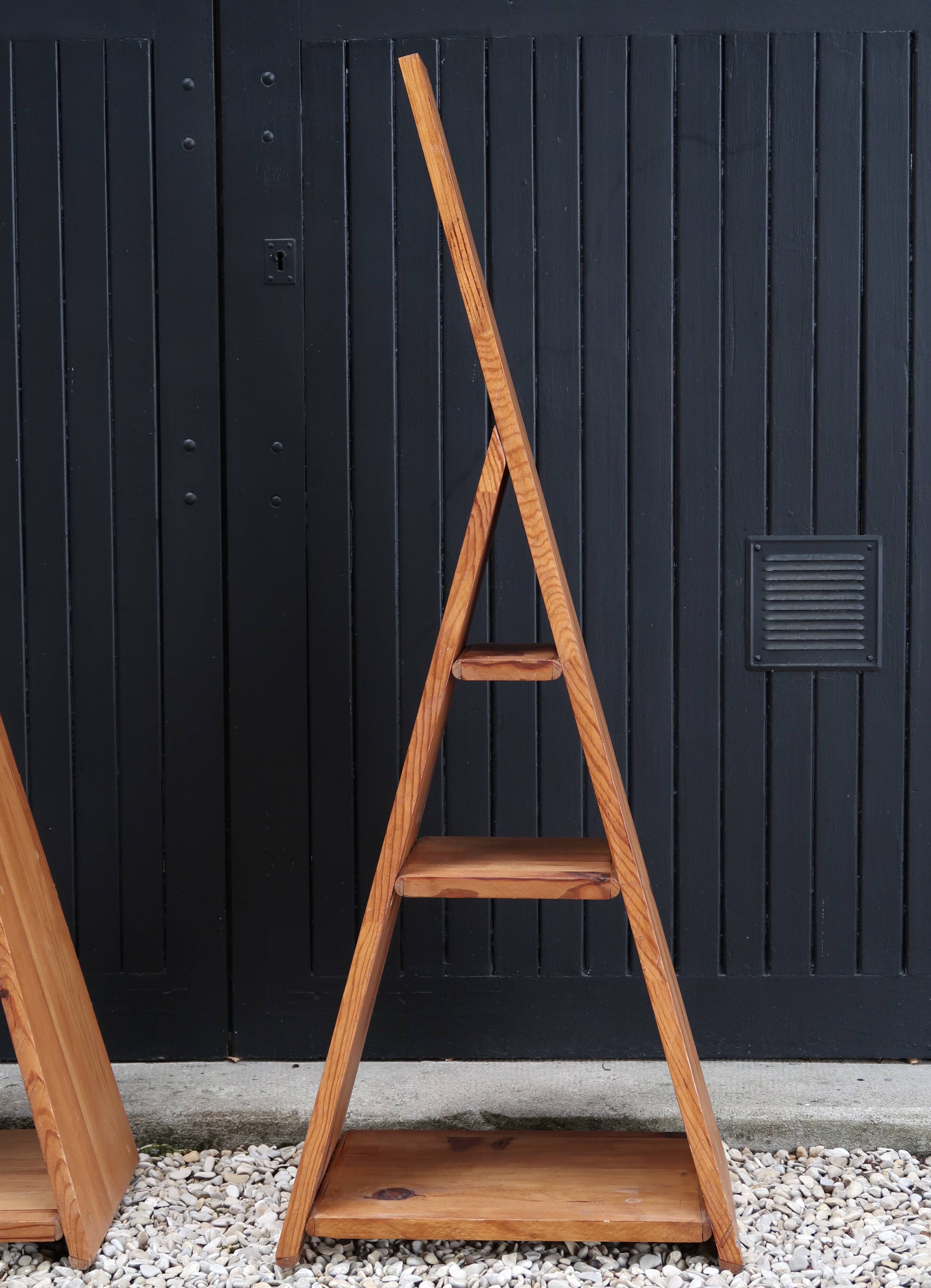 Etagère bibliothèque ou chevet en bois de pin, années 70