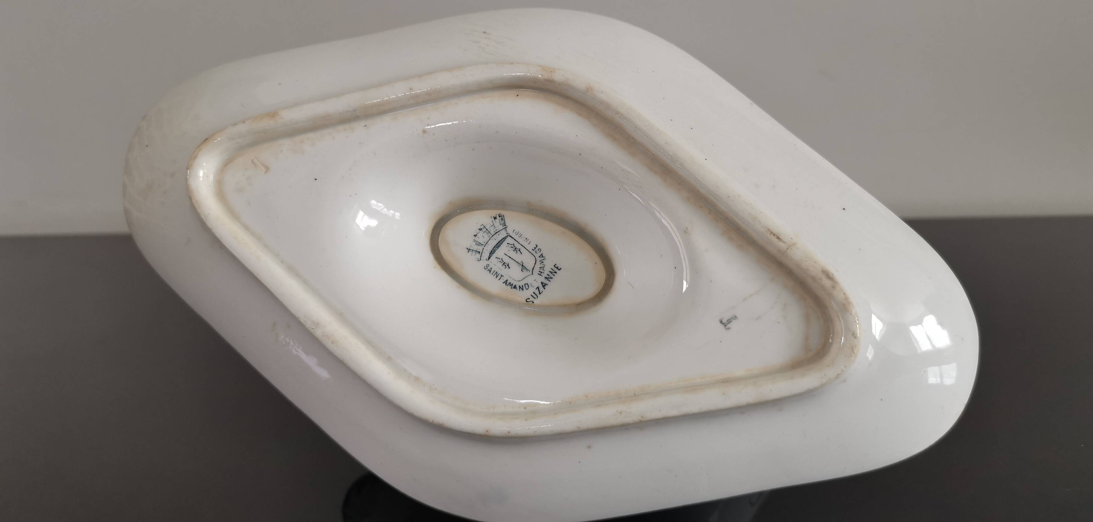 Gravy boat from St Amand and Hamage, iron earth model Suzanne green flowers