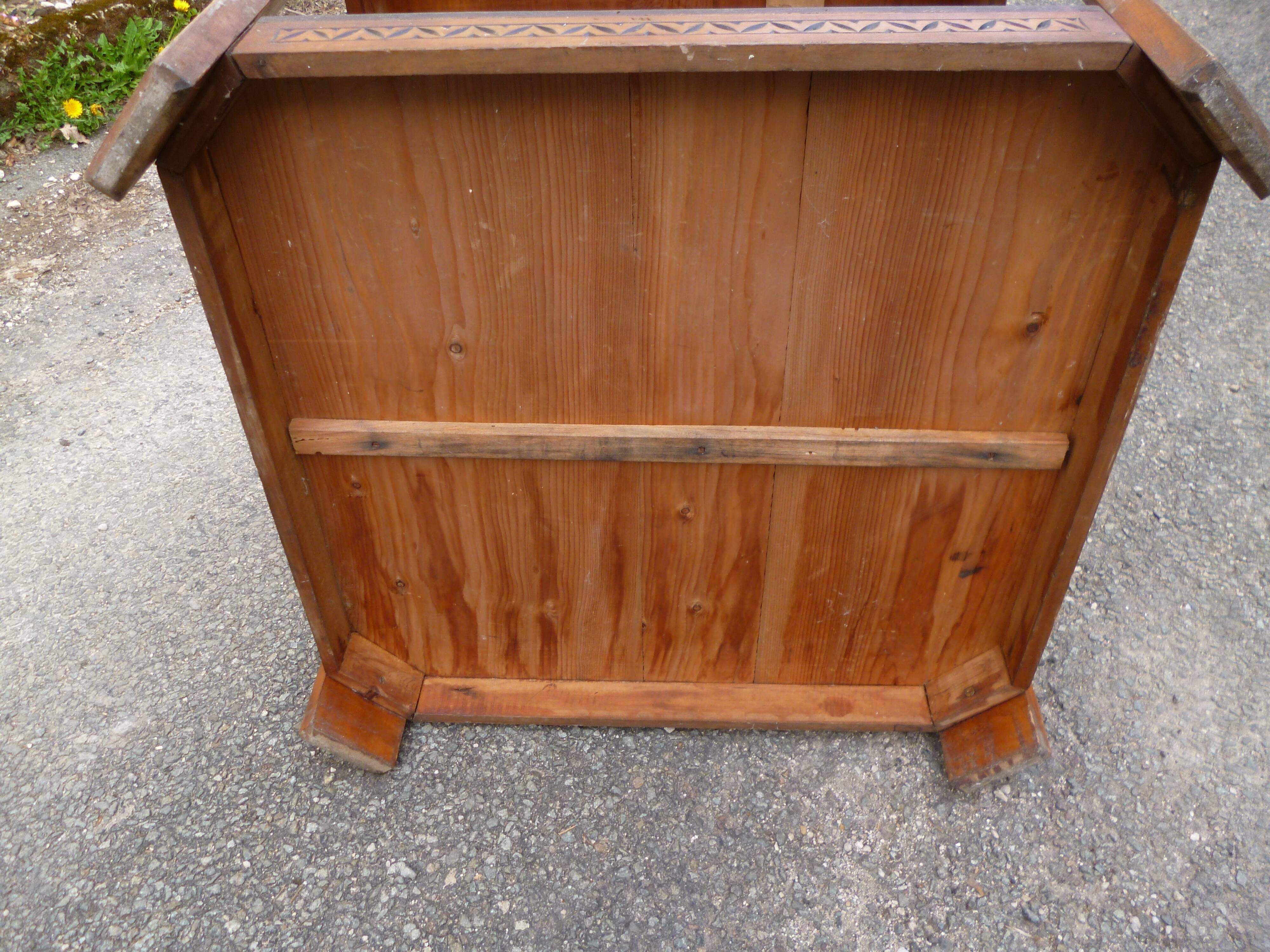 Oriental table year 50