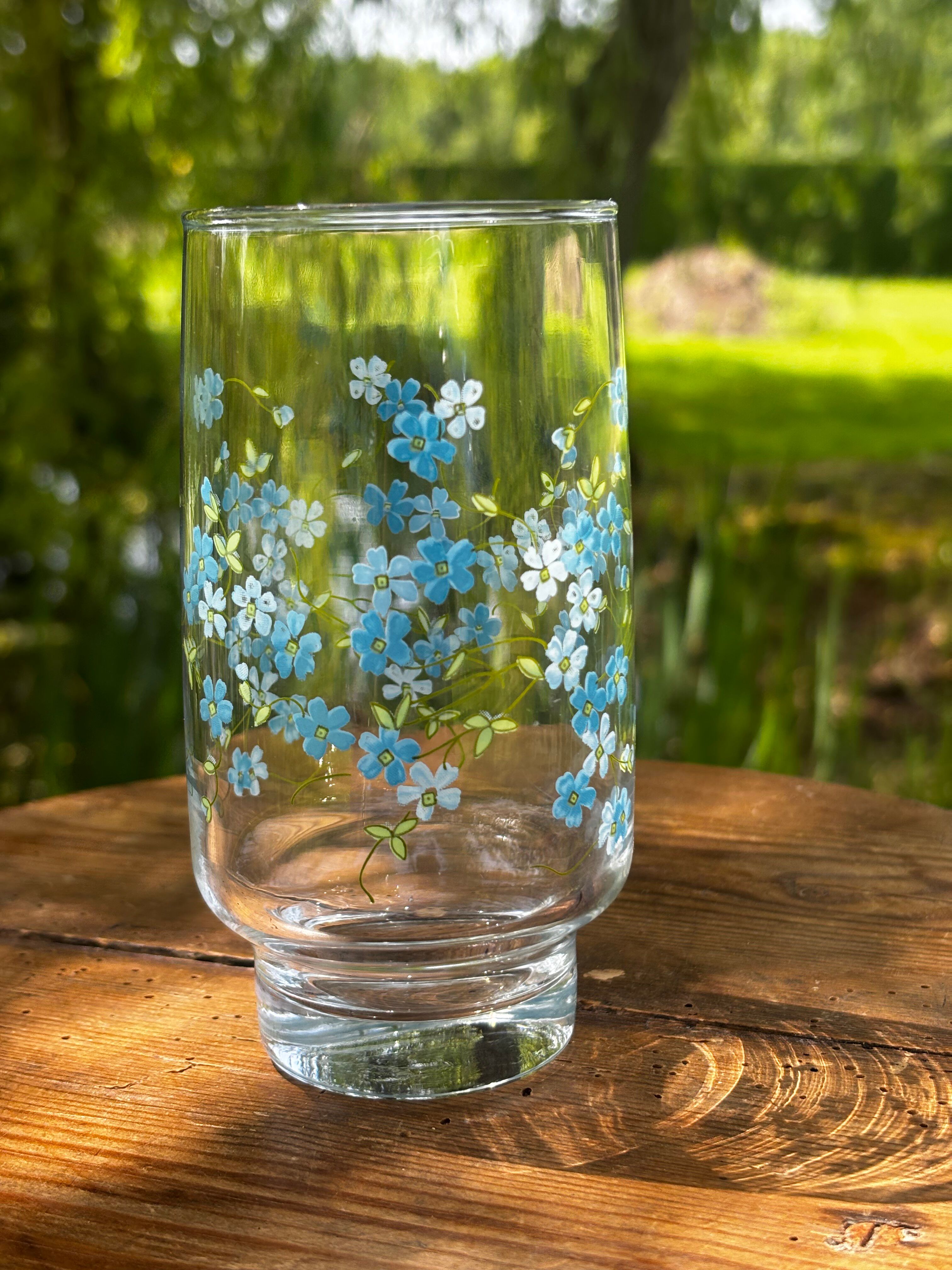 Vintage large glass Arcopal Véronica Myosotis