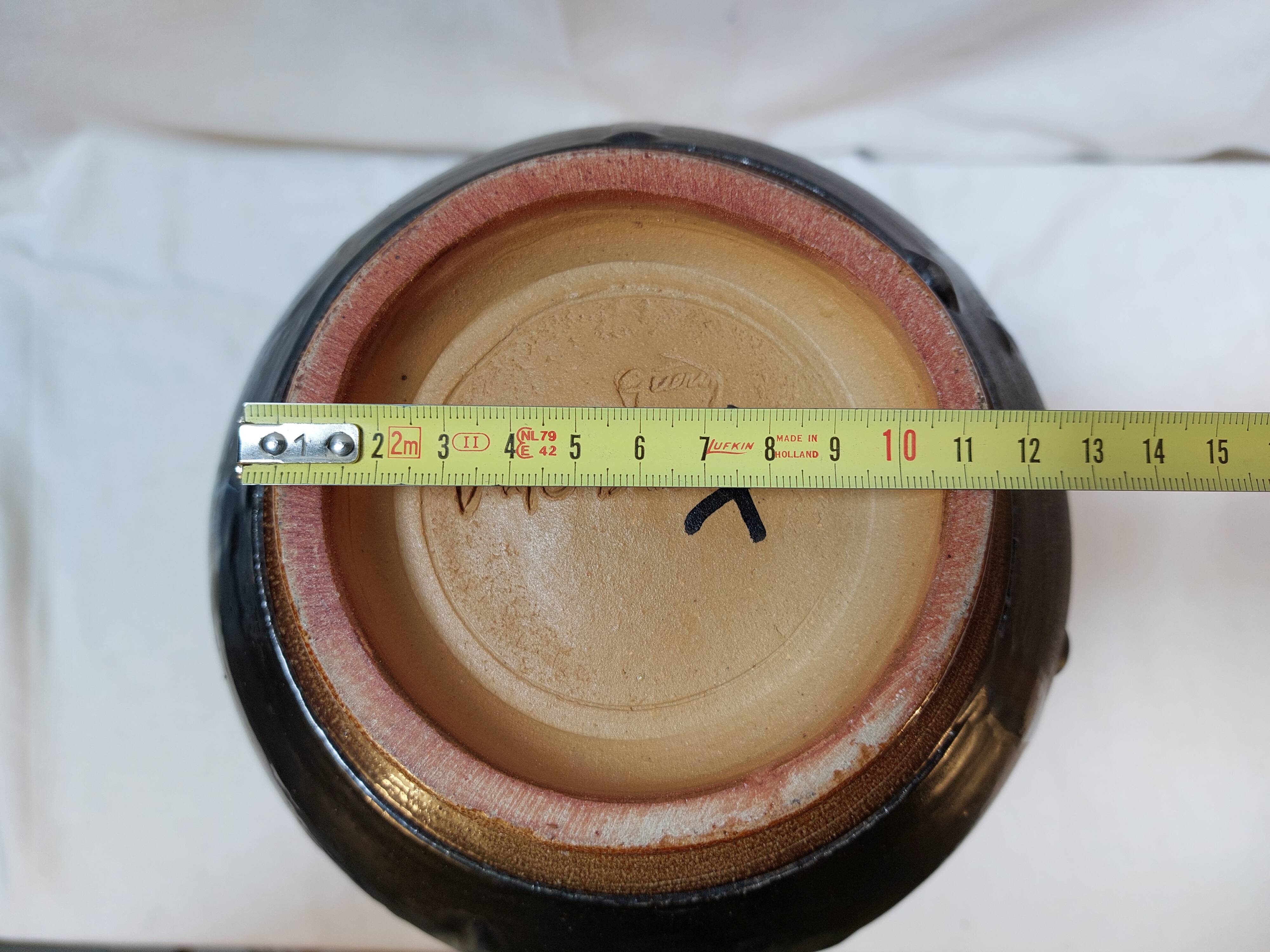 Large vase in flamed Boufflioux sandstone signed GUÉRIN - 1930s