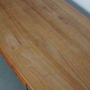 Table à manger rustique française vintage en cerisier du XXe siècle