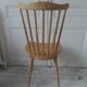 Chaise design scandinave vintage en hêtre, finition cirée.