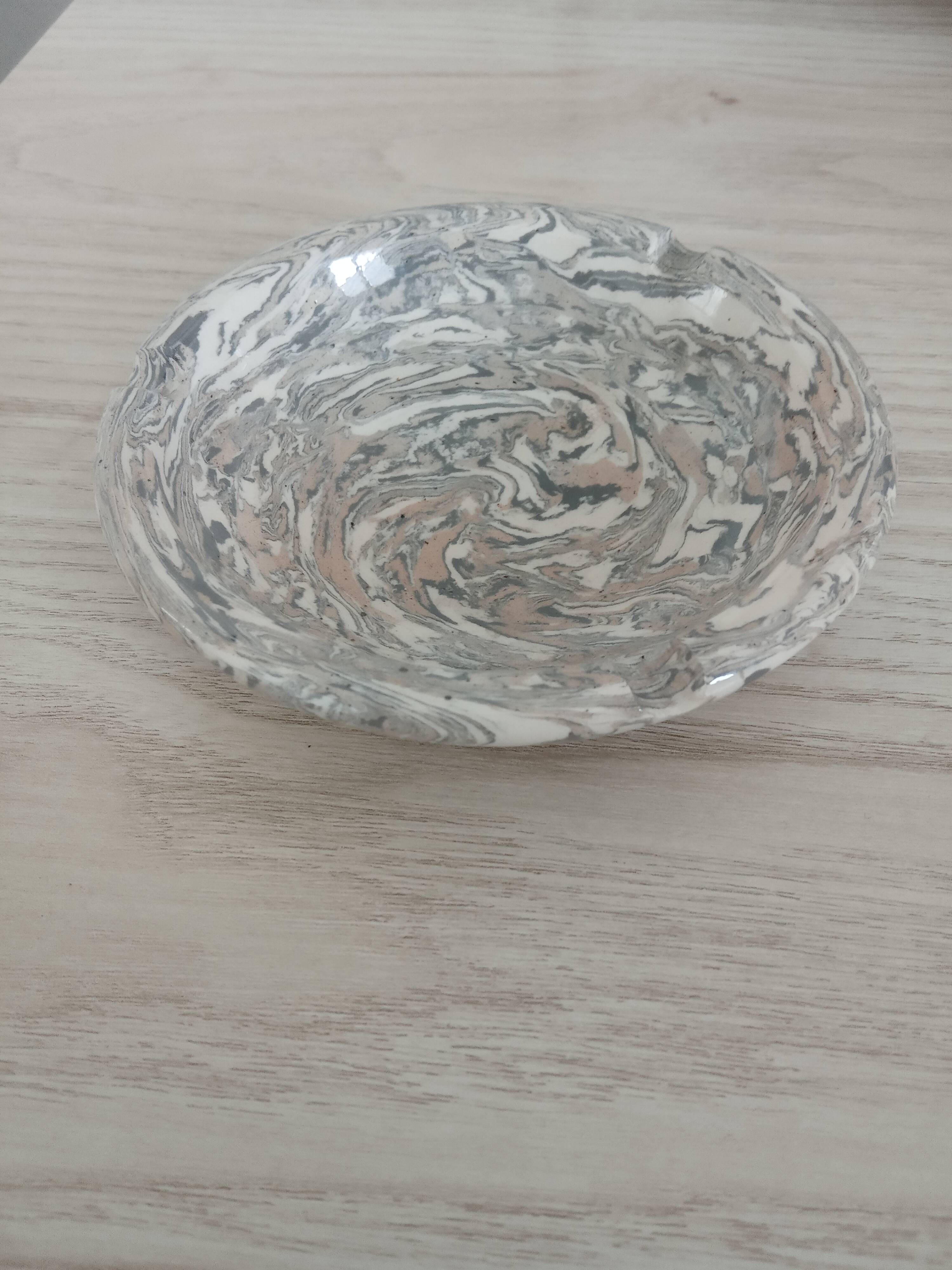 Ceramic ashtray "mixed earth" B. Pichon - Uzés. Handwritten signature.