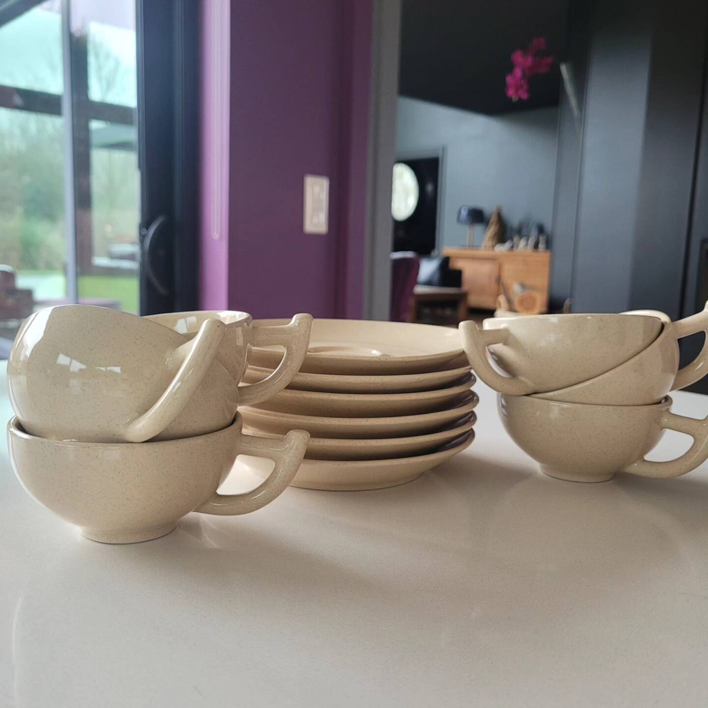 6 art deco style cups and saucers