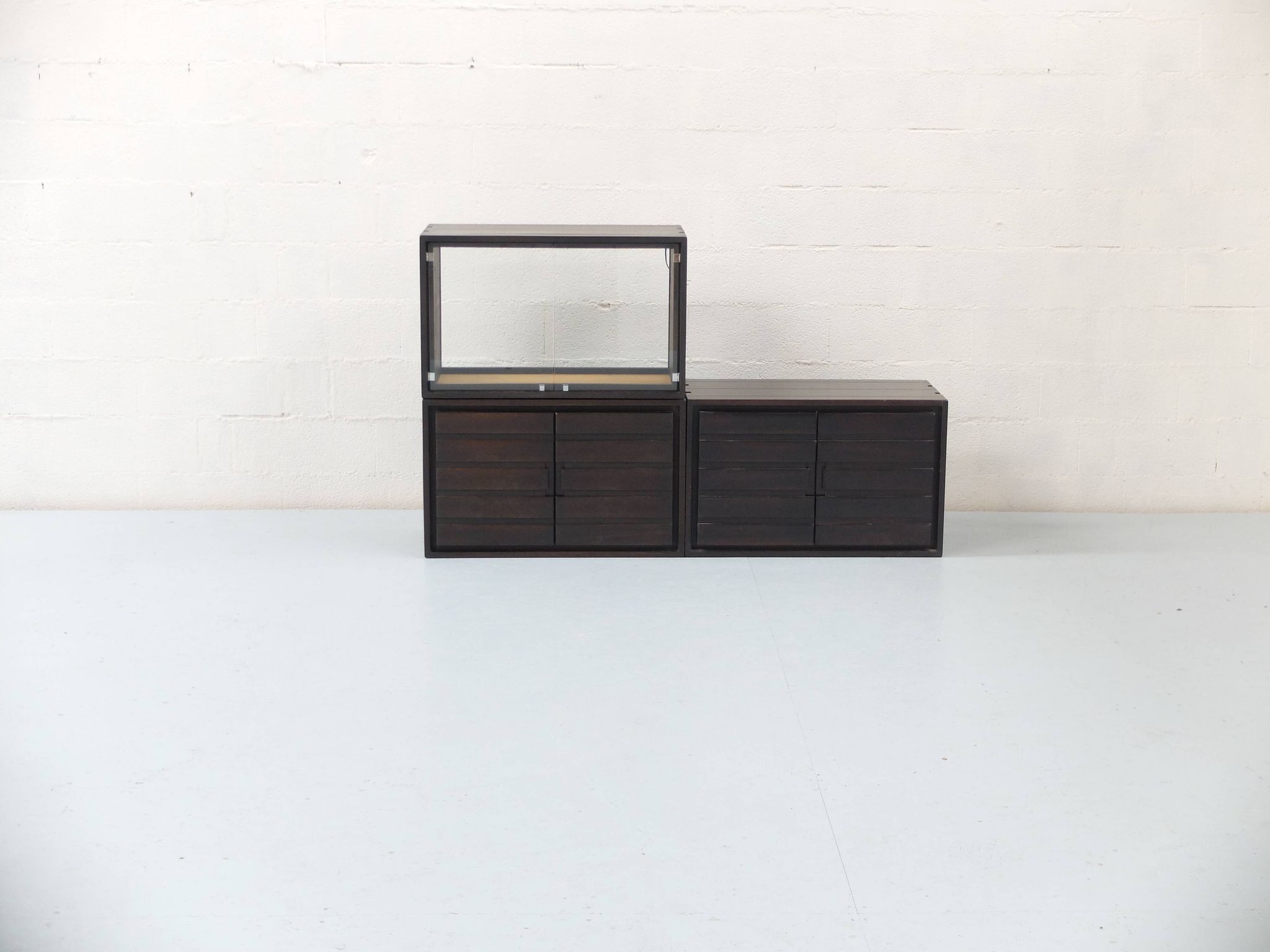 Enfilade 3 modules, bois d'iroko massif