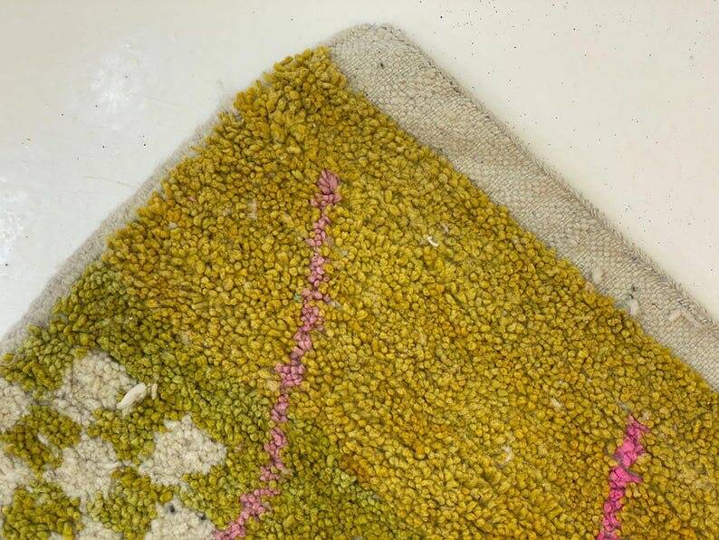 Traditional handmade Beni Ouraine rug, size 140 x 260 cm