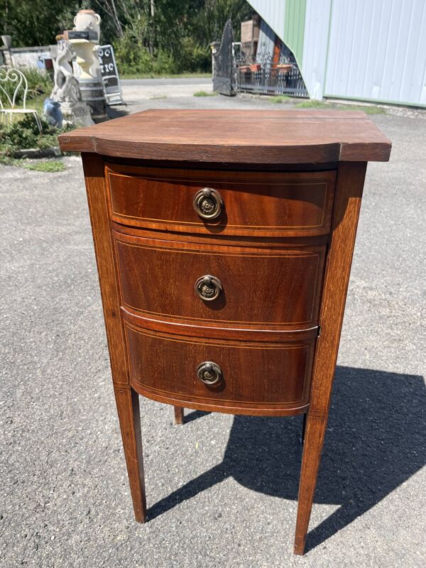 Table de chevet ancienne de style Louis XVI en bois