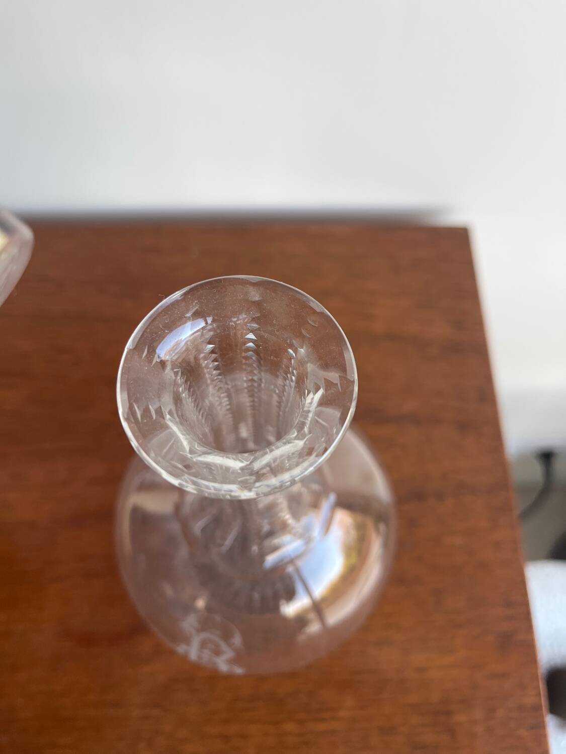 Carafe en cristal Baccarat Monogramee Taille Mousseline.   Catalogue b