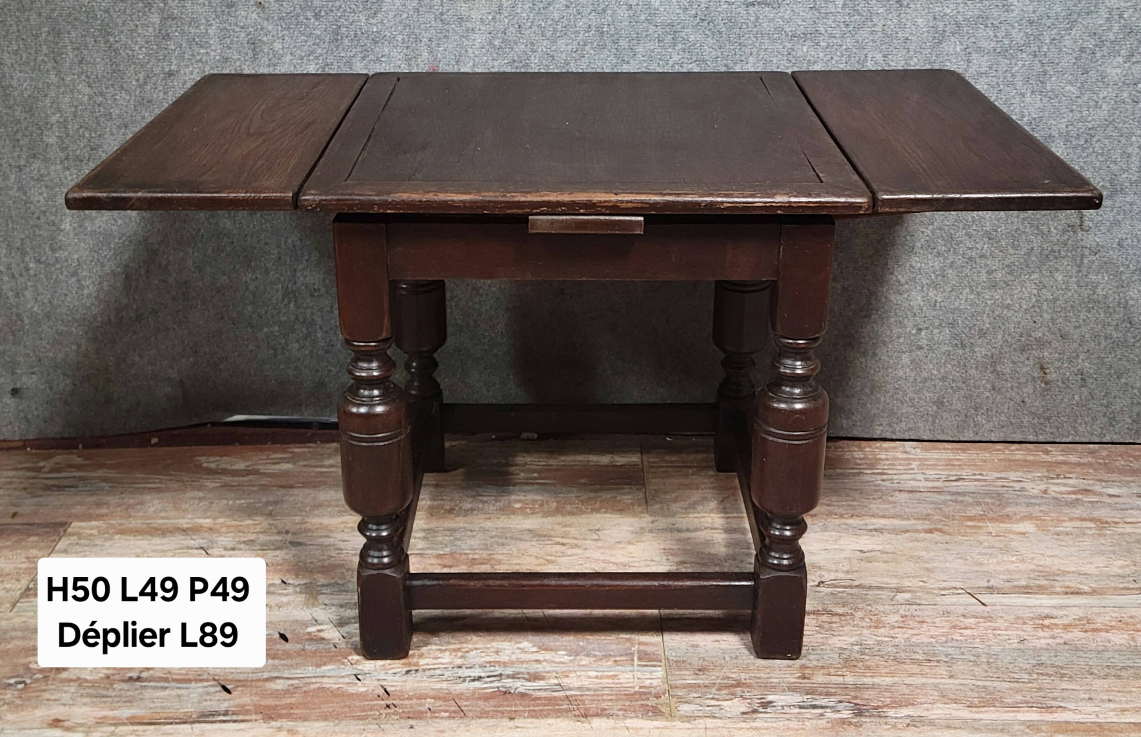 Table basse à rabats style Renaissance en chêne massif