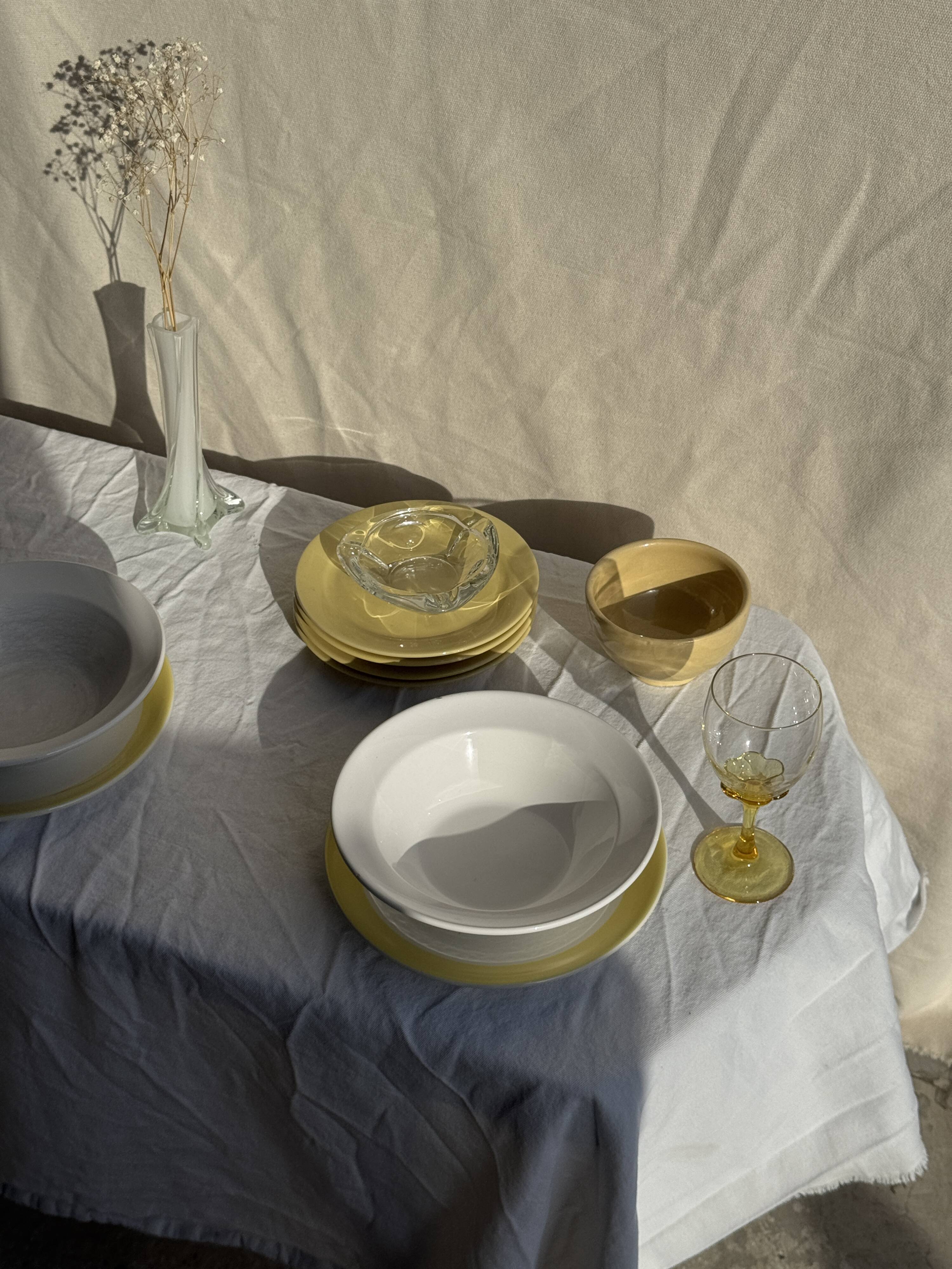 Set of 6 modern yellow dessert plates D19