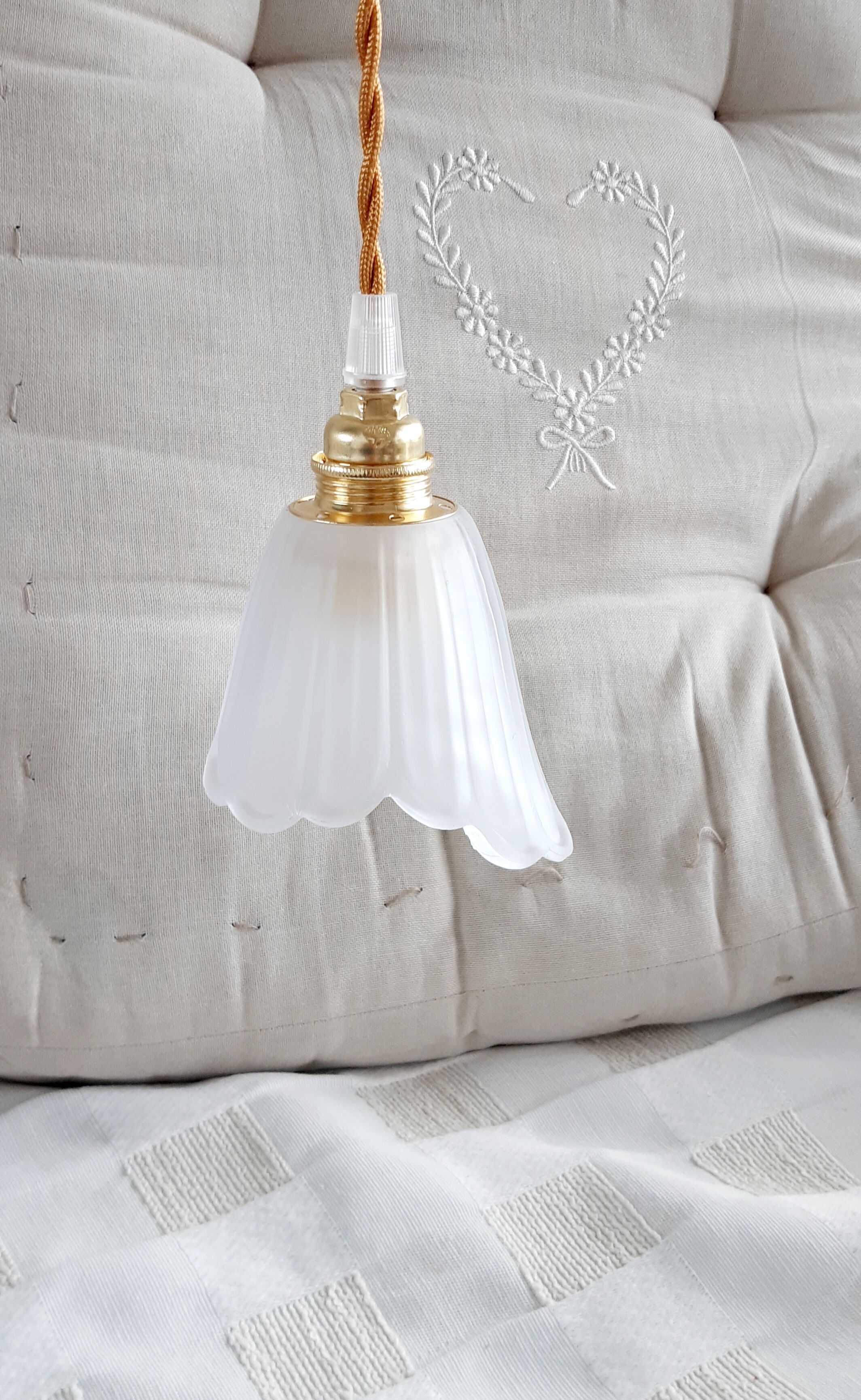 Hand lamp glass skirt